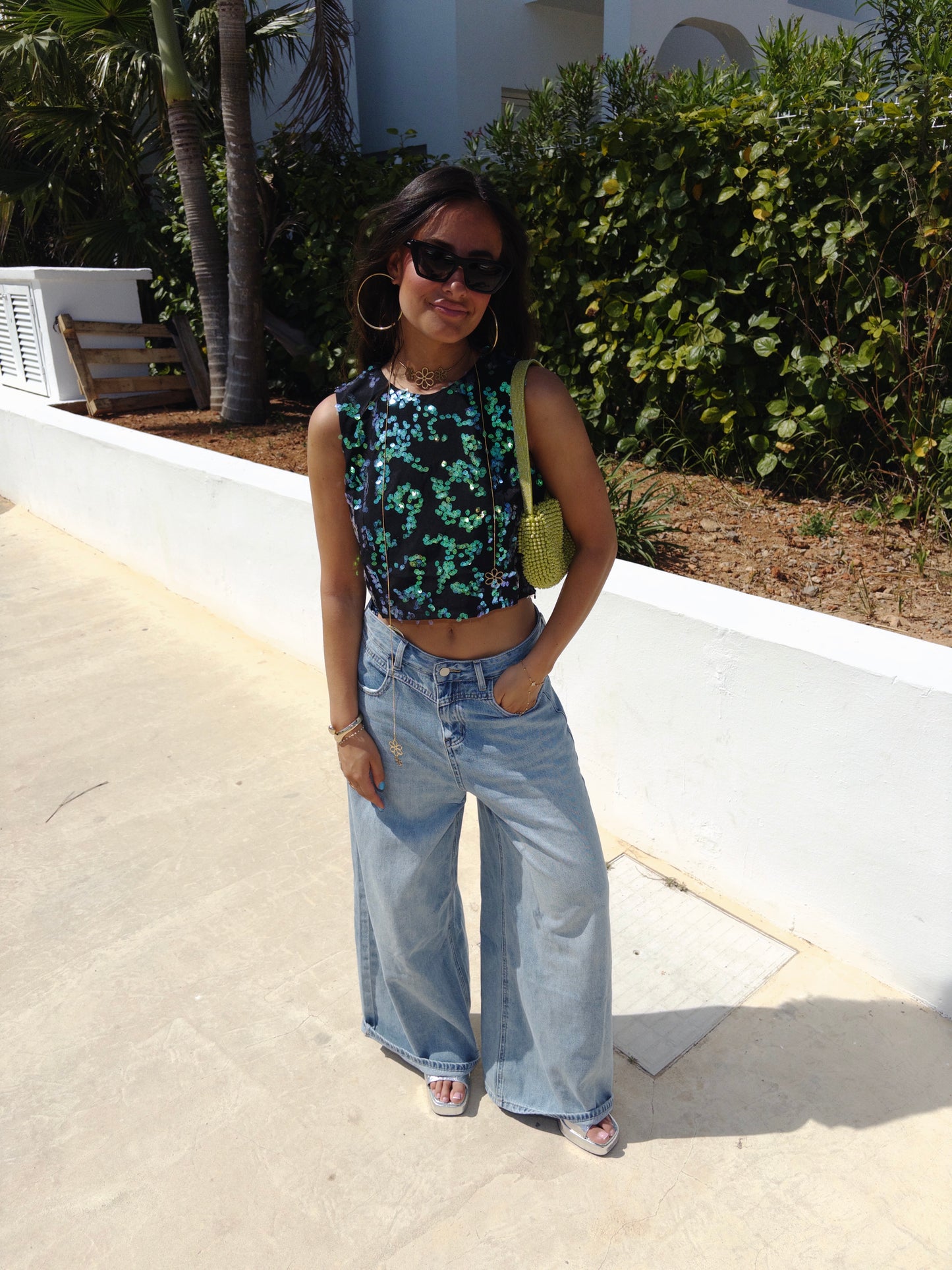 AMNESIA TOP