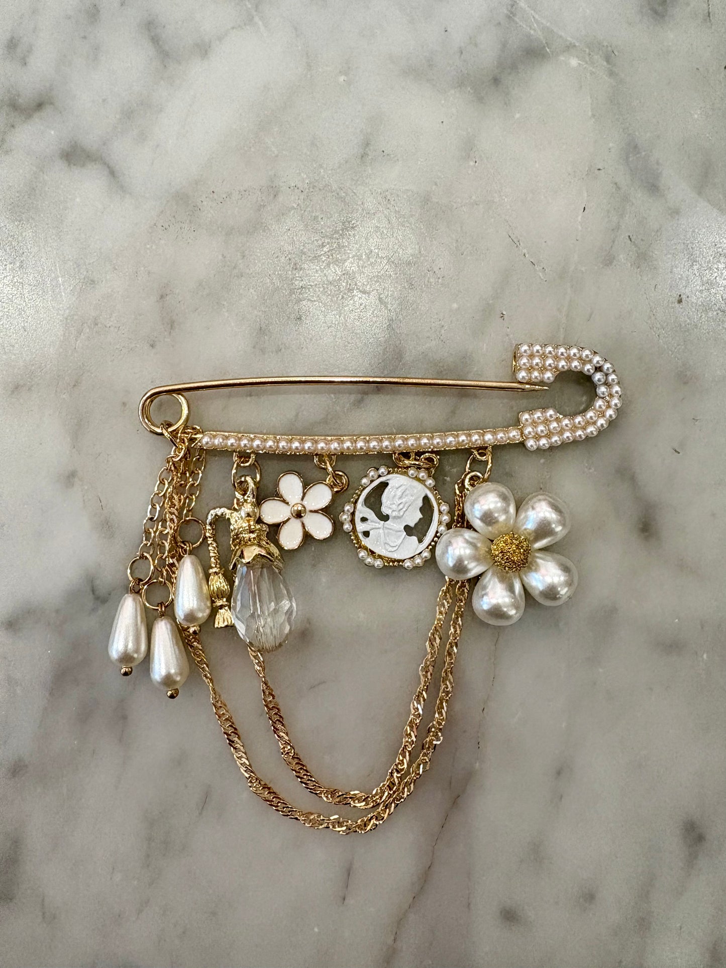 PAPERCLIP BROCHE