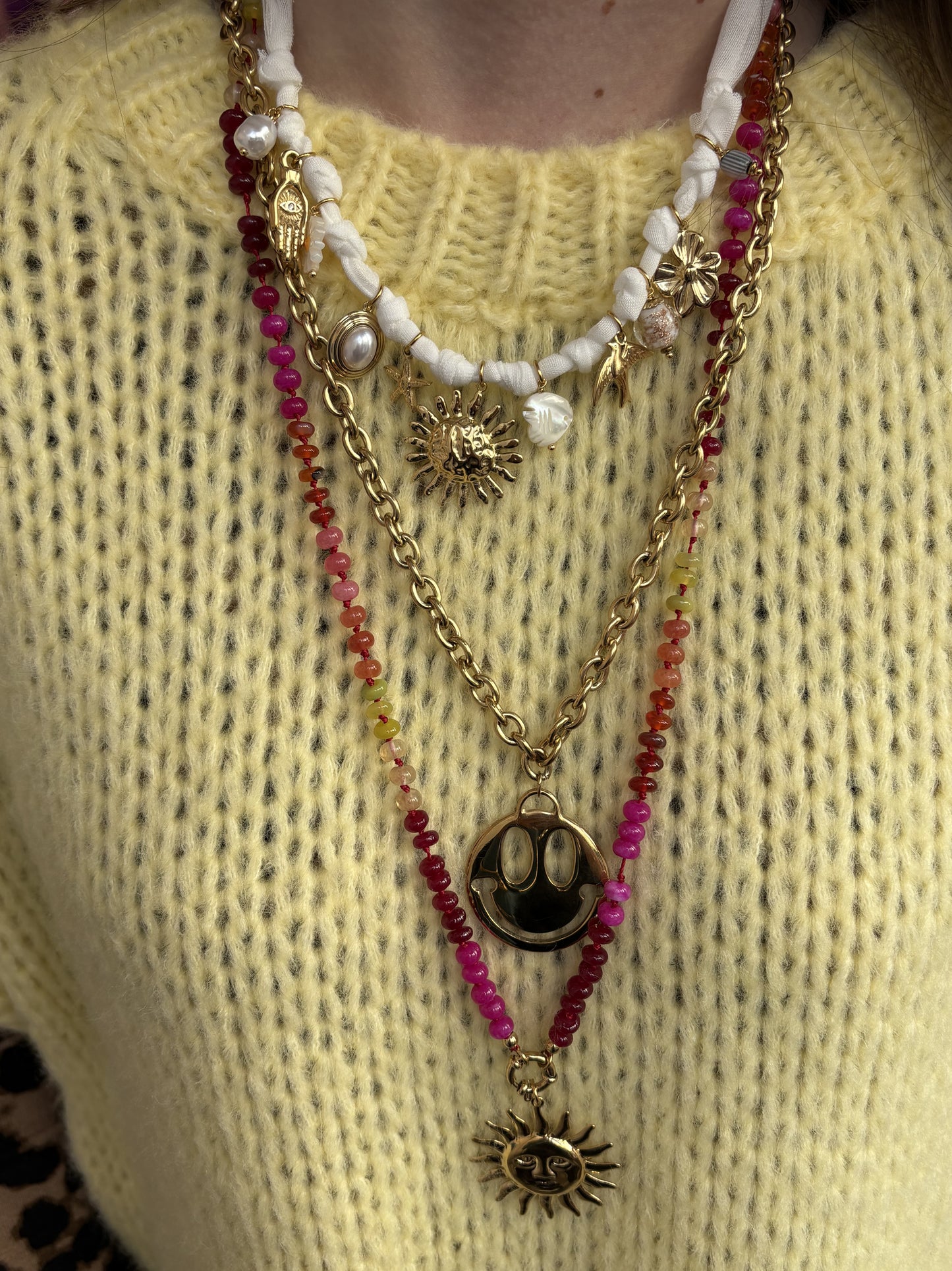 WHITE BANDANA NECKLACE